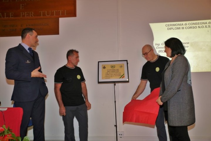 Consegna Targa Commemorativa al Comune