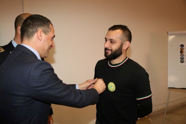 Mele riceve lo stemma Rescue