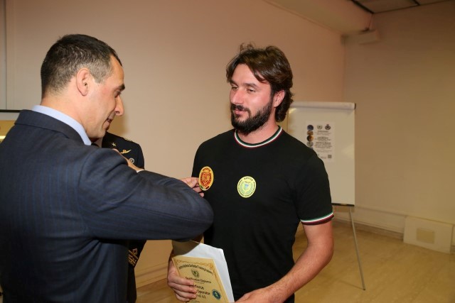 Zecchinelli riceve lo stemma Rescue