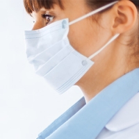 Come indossare, rimuovere e smaltire in modo corretto una mascherina